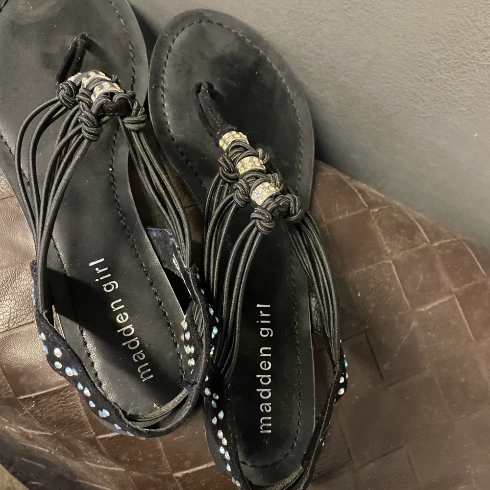 Thrill Black T-Strap Rhinestone Accent Sandals